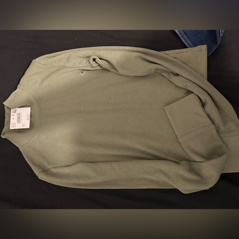 NEW AMERICAN EAGLE Olive Green Long Sleeve Shirt SIZE SMALL WITH TAG!